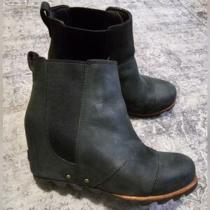 Sorel Lea Chelsea Wedge Ankle bootie,Black leather,Size 9